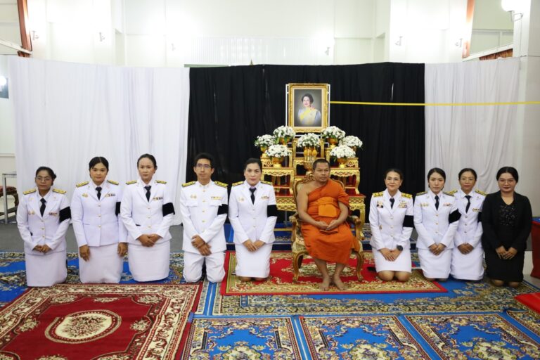 ผู้อำนวยการสำนักตรวจเงินแผ่นดินจังหวัดกระบี่พร้อมด้วยบุคลากรเข้าร่วมพระพิธีธรรมสวดพระอภิธรรมพระบรมศพสมเด็จพระนางเจ้าสิริกิติ์ พระบรมราชินีนาถ