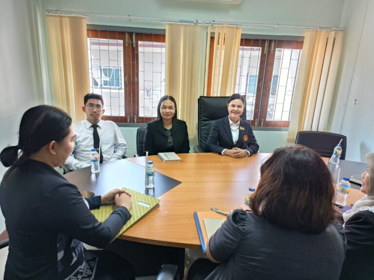 เจ้าหน้าที่องค์การบริหารส่วนจังหวัดกระบี่เข้าพบ ผู้อำนวยการสำนักตรวจเงินแผ่นดินจังหวัดกระบี